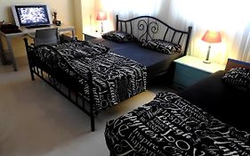 Port Very Near Fast Wi-Fi Netflix Room1